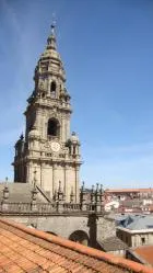 Вид на город Сантьяго де Компостелла с крыши Кафедрального собора