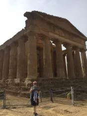 Главный храм Конкордия, который лучше всего сохранился в мире, благодаря тому, что он, начиная с 6 века до н.э., являлся действующим храмом греков, арабов, карфагенцев, норманнов, римлян, христиан.