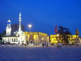 Экскурсия по стране Албанию - Шопинг и культурa в Тиране