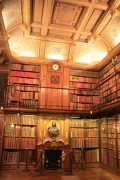 библиотека в замке Шантийи