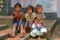 Дети у храма Пном Кулен
