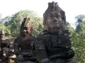 У входа в Ангкор Том
