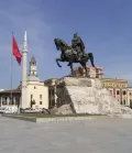 Памятник национальному герою Скандербеку. Тирана. АЛБАНИЯ
