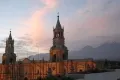 Собор на фоне гор,Перу
