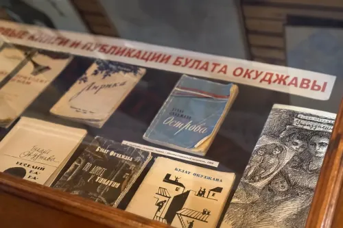 Туры в Россия (Москва, Подмосковье) - Маленькие истории писательского посёлка (Переделкино) автобусная (8 часов) 31.07, 14.08, 30.08, 17.09, далее по графику