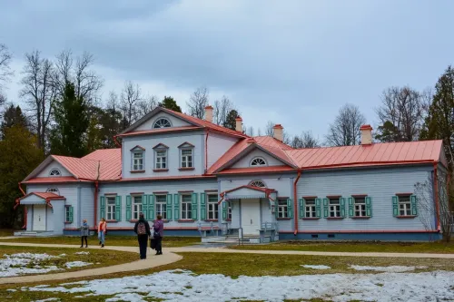 Туры в Россия (Москва, Подмосковье) - Приют искусств и вдохновенья (Абрамцево - Мураново) автобусная (10 часов) 09.08, 13.09, 26.09, 27.09, далее по графику