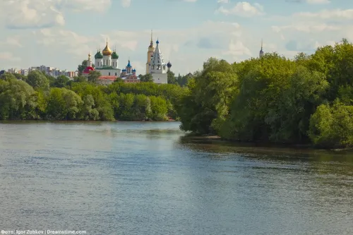 Туры в Россия (Москва, Подмосковье) - Коломенское междуречье (Старо-Голутвин мн-рь - Коломна - т/х прогулка по Москва-реке - Бобренев мн-рь) автобусная (11 часов) 02.08, 28.08, 20.09
