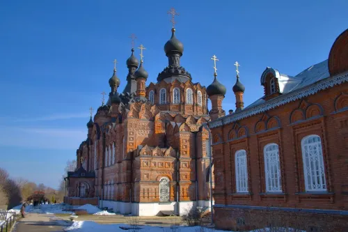 Туры в Россия (Москва, Подмосковье) - Между небом и землей (Оптина пустынь - Шамордино) автобусная (15 часов) 24.07, 22.08, 26.09, 24.10, 28.11