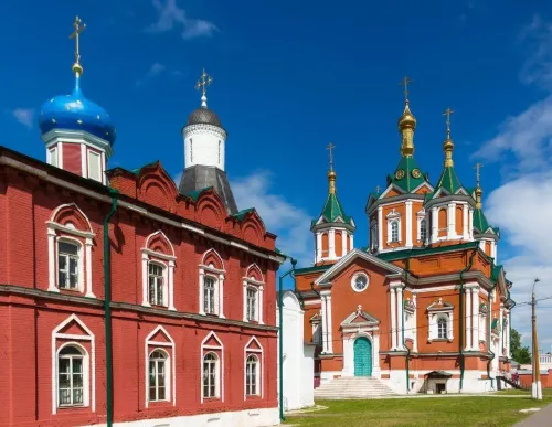 Туры в Россия (Москва, Подмосковье) - СП10<br/>Душевный Новый год в Коломне. Гжель-Егорьевск-Коломна-Зарайск-Бронницы. автобус (3д/2н) 31.12-02.01