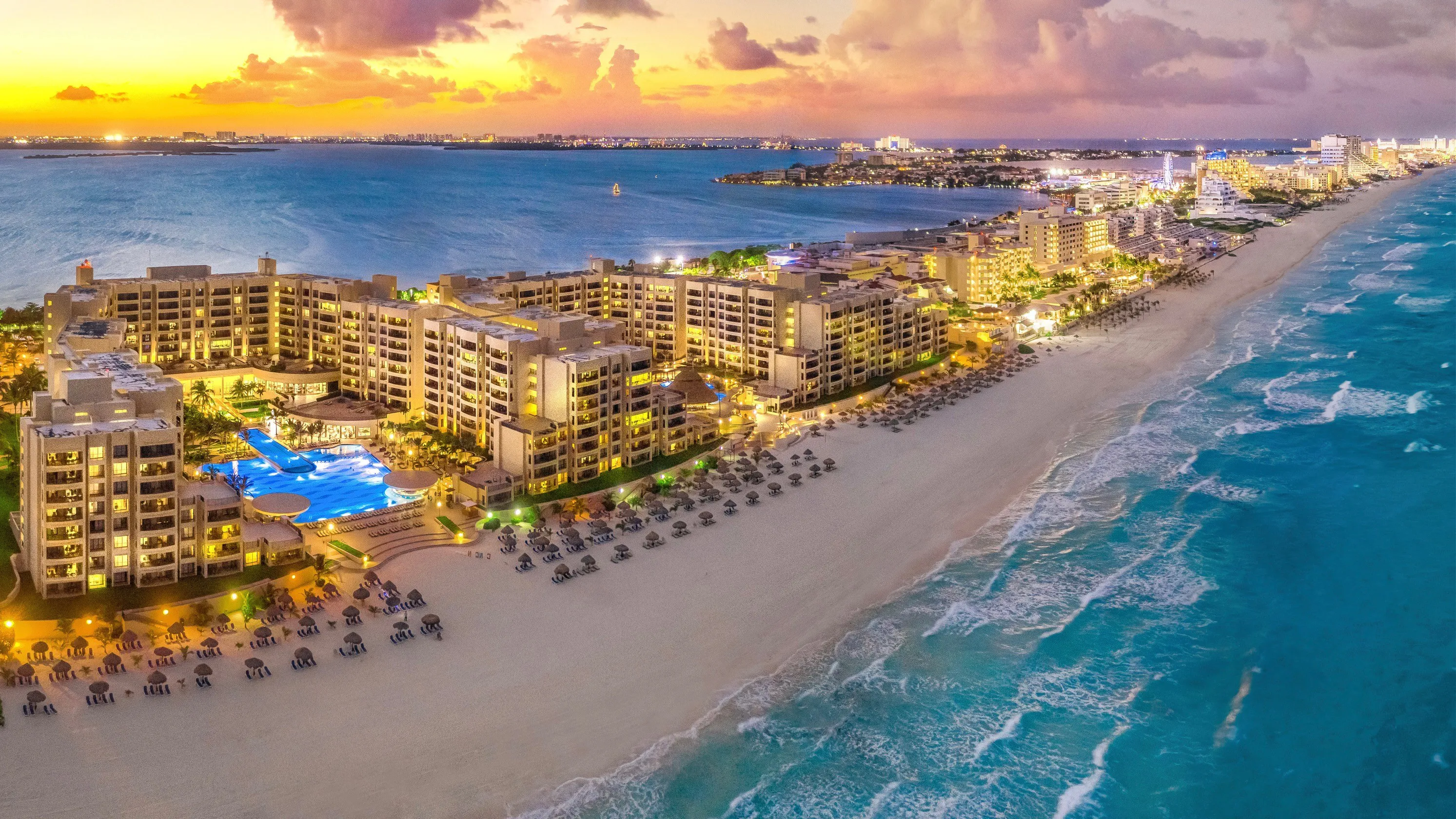 Где отдохнуть в мае 2024 на море. Канкун Плайя дель Кармен. Канкун Мексика. Плайя дель Кармен Мексика. Мексиканский курорт Канкун.