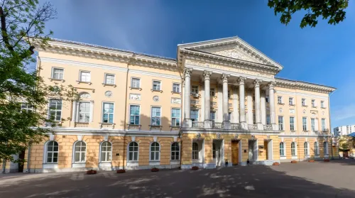 Туры в Россия (Москва, Подмосковье) - Советский храм гостеприимства (Гостиница Ленинградская) пешеходная (2 часа) 26.04