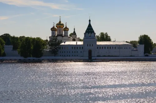 Туры в Россия (Москва, Подмосковье) - Знакомство с Костромой (7 часов, без учёта проезда по ж/д (Ласточка)) 06.08, 20.08, 04.11, 21.11, 12.12