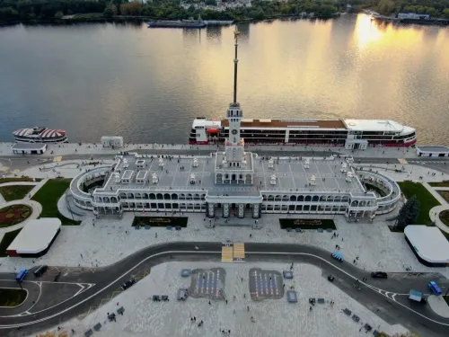 Туры в Россия (Москва, Подмосковье) - Северные ворота порта пяти морей (Северный речной вокзал - набережная - парк Дружба - т/х прогулка) пешеходная (3 часа) 02.05, 31.05, 07.06, 27.06, 12.07, 08.08, 22.08
