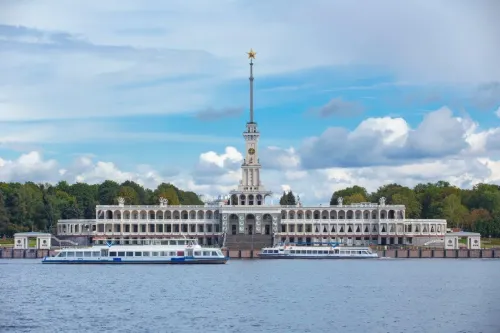 Туры в Россия (Москва, Подмосковье) - Северные ворота порта пяти морей (Северный речной вокзал - набережная - парк Дружба - т/х прогулка) пешеходная (3 часа) 02.05, 31.05, 07.06, 27.06, 12.07, 08.08, 22.08
