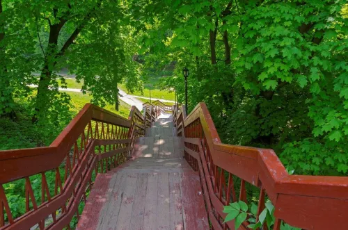 Туры в Россия (Москва, Подмосковье) - ПР89<br/>Русский сувенир. Федоскино-Жостово-Сергиев Посад-Абрамцево-Павловский Посад-Гжель. автобус (2д/1н) 02-03.11, 13-14.06