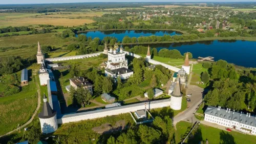 Туры в Россия (Москва, Подмосковье) - Земля Воинов и Веры (Волоколамск - Дубосеково - Иосифо-Волоцкий мн-рь) автобусная (12 часов) 07.12, 10.01
