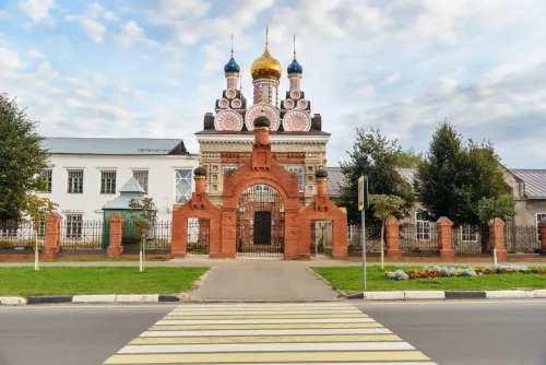 Туры в Россия (Москва, Подмосковье) - Фарфор, башмаки и сырная мафия (Вербилки (Фарфоровый завод) – Талдом – Ферма Коза Ностра) автобусная (12 часов) 15.05, 05.06, 19.06 далее по графику