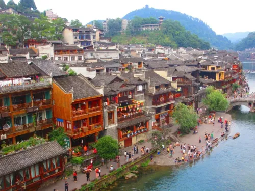 Туры в Китай - ПР229<br/>«Горы Аватар». Погружение (переезд в горы поездом). Заезд 18.04 на 10дн/9н, без а/б