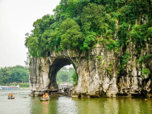 Туры в Китай - ПР231<br/>Жемчужные реки и цветочные берега: Гуанчжоу - Гуйлинь - Яншо - Гуанчжоу. Заезд 25.04 на 7дн/6н, без а/б