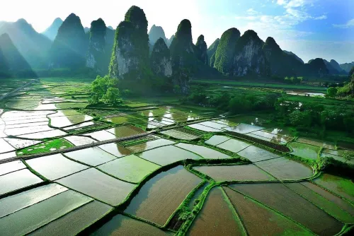 Туры в Китай - ПР232<br/>Жемчужные реки и цветочные берега: Гуанчжоу - Гуйлинь - Яншо - Гуанчжоу. Заезд 09.05 на 7дн/6н, без а/б