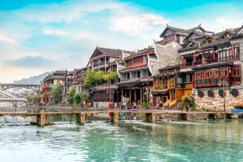 Туры в Китай - ПР243<br/>Мелодия воды и камня. Внутренний перелет включен. Заезд 11.04 на 13дн/12н, без а/б