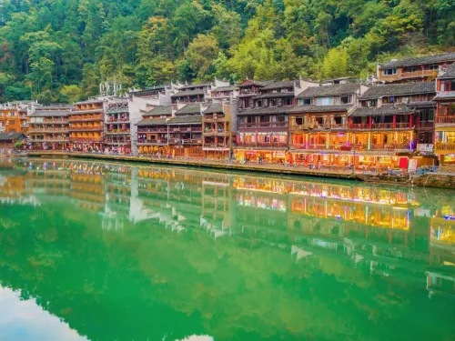 Туры в Китай - ПР181<br/>ЦВЕТУЩИЙ КИТАЙ. По дороге с облаками. Пекин - Чжанцзяцзе, горы Аватар - Фэнхуан - Шанхай. БЛОКИ МЕСТ! Вылет 27.03 на 11дн/9н, а/к China Eastern