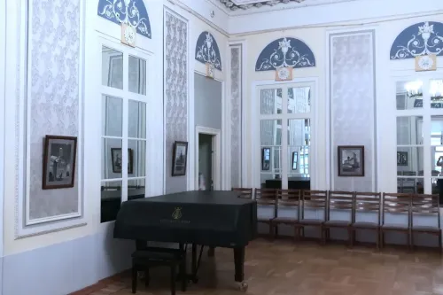Туры в Россия (Москва, Подмосковье) - Секреты переулка и загадки одного особняка (Тверская-Козицкий переулок-Особняк Лобковой) пешеходная (2 часа) 18.07, 01.08