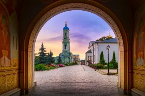 Туры в Россия (Москва, Подмосковье) - Звон калужских родников (Русиново - Свято-Тихонова пустынь - Спасо-Воротынский мн-рь) автобусная (12 часов) 30.05, 30.08