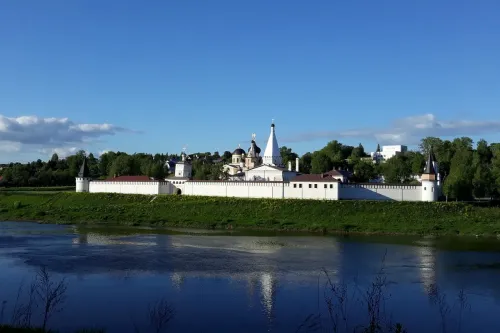 Туры в Россия (Москва, Подмосковье) - Про город на семи ветрах, про храм заморский да про воду живую (Старица-Красное-Масловские источники) автобус (14 часов) 07.08, 05.09, 10.10