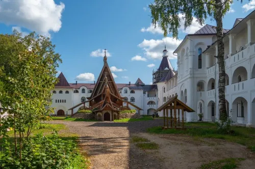 Туры в Россия (Москва, Подмосковье) - ПР63<br/>Знакомство с Золотым Кольцом (Москва-Сергиев Посад-П.-Залесский-Р.-Великий-Ярославль-Кострома-Иваново-Суздаль) автобус (5д/4н) 11-15.05