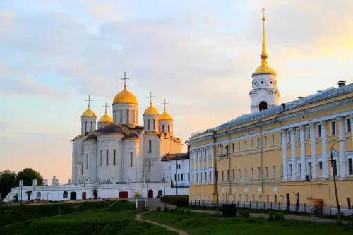 Туры в Россия (Москва, Подмосковье) - ПР5<br/>Золотое кольцо по понедельникам (Москва-Сегиев Посад-П.-Залесский-Ростов-Ярославль-Кострома-Иваново-Суздаль-Владимир) автобус (7д/6н) 11-17.05