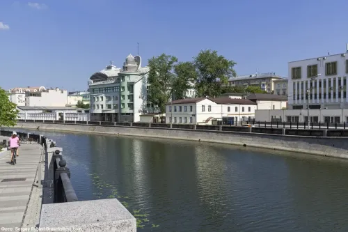 Туры в Россия (Москва, Подмосковье) - Москва царевны Софьи: архитектура и судьба (Лаврушинский пер.- Софийская набережная - Улица Балчуг - Фалеевский пер.) пешеходная (2 часа) 20.08, 19.09