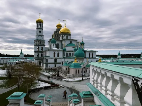 Туры в Россия (Москва, Подмосковье) - Обители и судьбы (Новый Иерусалим - Звенигород) автобусная (10 часов) 19.07, 02.08, 21.08, 13.09, 26.09, далее по графику
