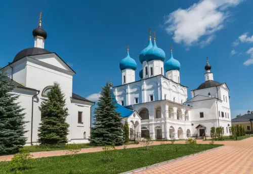 Туры в Россия (Москва, Подмосковье) - Шедевры барокко и русский взор павлина (Дубровицы-Серпухов-Подмоклово) автобусная (10 часов) 02.08, 04.10, 13.12